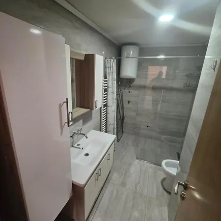 Luxury And Economic Apartment